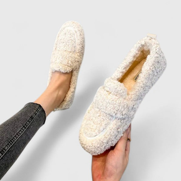 Maison Bennett | Warm Slippers with Elegant Design